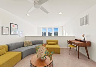Modern Townhouse with Pool Gym & Tennis Near Beach - 8