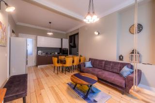 3BDR & Main Street Vitoshka & Corner Apartment & FREE Parking - 8