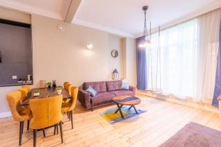 3BDR & Main Street Vitoshka & Corner Apartment & FREE Parking - 6
