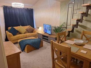 Stylish 2 Bed Flat Walk to Station Free Parking St Neots - 7