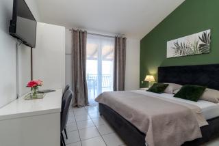 Apartments Villa Mirella 20 m from the sea - free parking - 6