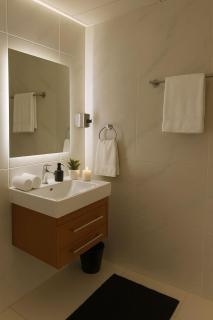Stylish 1BHK City Apartment with balcony Muscat AlQurum - 7