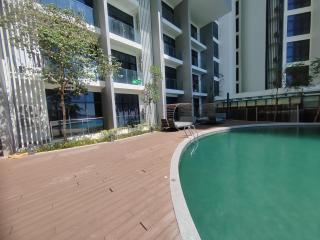 Seaview with Balcony at The Shore Kota Kinabalu - 8