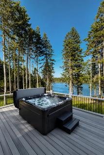 New 2023 Waterfront Home near Acadia with Hot Tub - 9