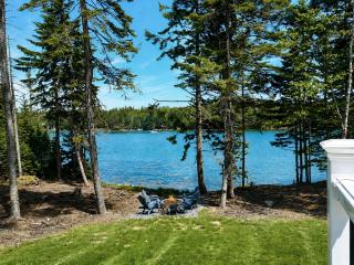 New 2023 Waterfront Home near Acadia with Hot Tub - 8
