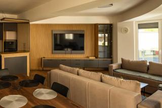 Zebra Family Apartments - Free Parking, Fast Wi-Fi, New Building - 0