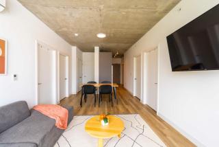 4BR Modern Urban Escape Walk to Zoo Lakefront & Red Line - 4