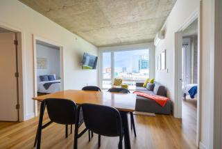 4BR Modern Urban Escape Walk to Zoo Lakefront & Red Line - 3