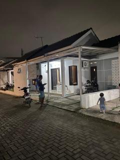 Homestay Ndalem Solo - 4