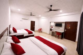Shiva Stay Inn - #Close To Prem Mandir #Free Parking #Lift #Ac Rooms #Budget Friendly - 8