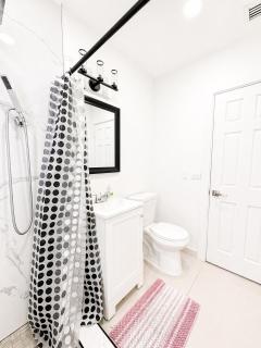 Modern Family Home Near Wynwood - Sleeps 10 - 4