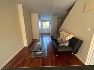 Peace and Love 2 Bedroom Townhouse West Melbourne - 2