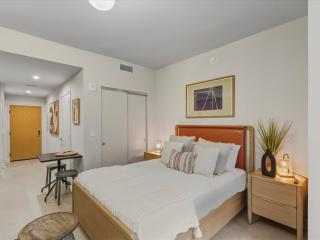 Modern Studio - Walk to Metromover & Downtown Miami - 3