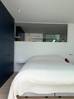Rietveld Design Rental - Penthouse II - 4