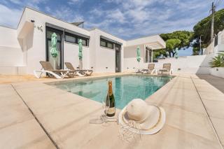 Casa Gerda modernes Haus mit Pool, ACs und Heizung, strandnah - 0