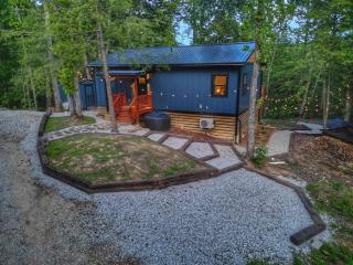 Stepping Stone - Private Hot Tub Pet Friendly - 4