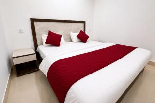 Shiva Stay Inn - #Close To Prem Mandir #Free Parking #Lift #Ac Rooms #Budget Friendly - 2