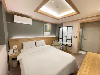 Gallery Motel - 2