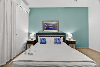 Updated Group Stay with Private Rooftop Views - 4