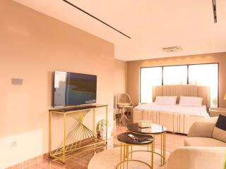 1BR Glass Dome 10 Min To Lhr Airport Kitchen - 7