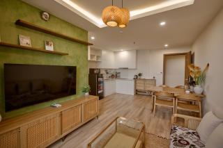 Komori House - Spacious Apartment with Kitchen & In-Unit Laundry - 9