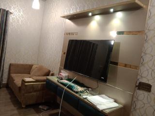 Red Tree Classic Guest House - 1