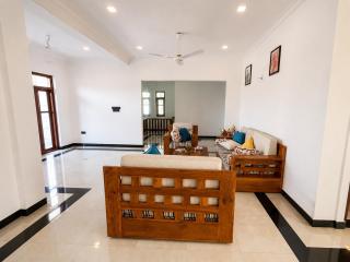 Lanka Twin Residences - Entire 3BR King Apartment - 5