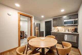 Cove Creek Lodge 107 Lakeside Executive King Suite - 5
