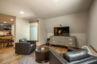 Cove Creek Lodge 109 Lakeside Executive King Suite - 5