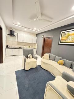 The Royal Nest - 8