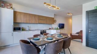 Scenic Seafront 3BR Residence by Mira Suites - 4