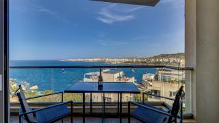 Scenic Seafront 3BR Residence by Mira Suites - 8