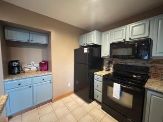 Ski-In 5BR Retreat at Boyne Mtn - Walk to Lifts & Fun! - 2