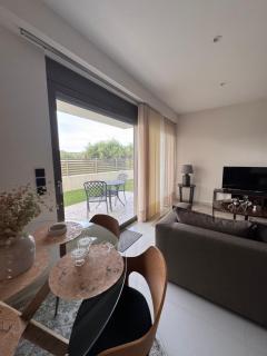 The Minimalist Suite - 7