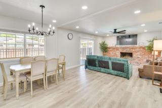 Near Fresno State & Malls! Family-Friendly Home - 4
