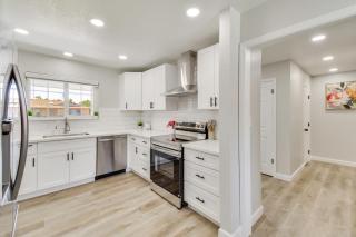 Near Fresno State & Malls! Family-Friendly Home - 2