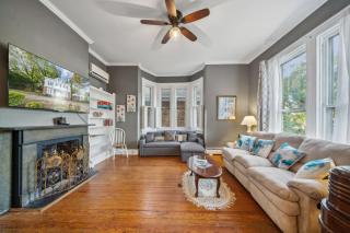 Serenity Manor 3BR – Spacious Historic Home - 0