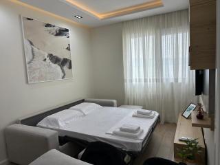 Sunny Waves Seafront Apartment - 2