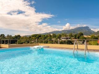 1 Bedroom Downtown Apartment, Private Parking, Wi-Fi - 4