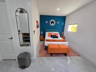 Separate Unit - Private Bathroom - Full Kitchen - Free Parking - 9