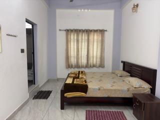 Town Palace Home Stay - 9