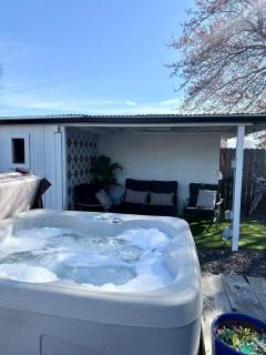 Southern Comfort - Hot tub - Modern - Relaxing - 1