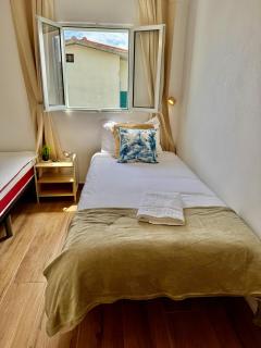 Stone and Soul - Guesthouse in Calheta - 9