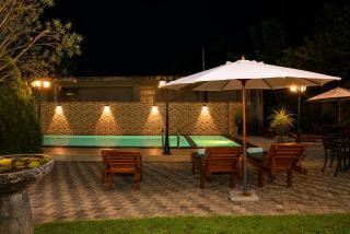 Queens Beach Hotel - 2