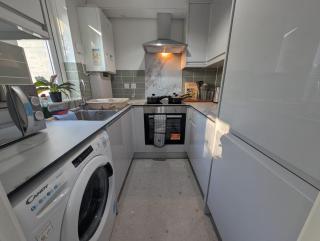 2Bed Ground Floor Garden Apt in Central MK free parking Contractors Families Long stays welcome - 1