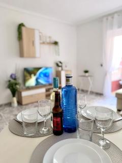 Stylish 1-Bed Apt, Walk to Beach & Amenities - 9