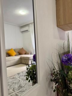 Stylish 1-Bed Apt, Walk to Beach & Amenities - 7