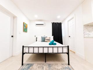 Modern Family Home Near Wynwood - Sleeps 10 - 3