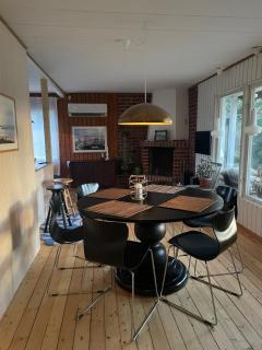 Beachside House, 130m to Sea, Large Garden & Family Friendly - 1