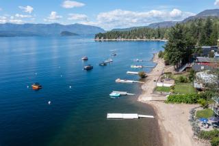 Celista Beach House on Shuswap Lake - 9